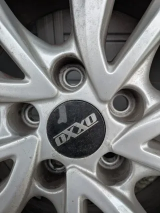 Llantas aluminio Toyota C-HR con neumáticos invier