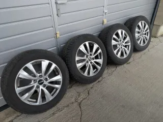 Llantas aluminio Toyota C-HR con neumáticos invier