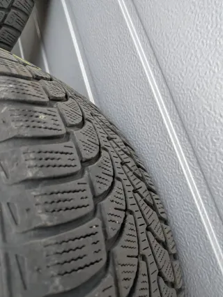 Llantas aluminio Toyota C-HR con neumáticos invier