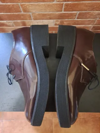 Mocasines Stradivarius burdeos