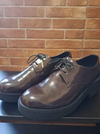 Mocasines Stradivarius burdeos