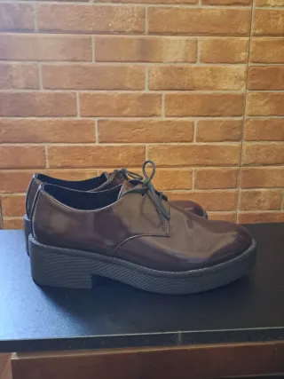 Mocasines Stradivarius burdeos