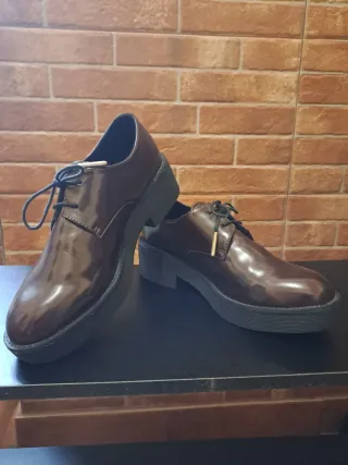 Mocasines Stradivarius burdeos