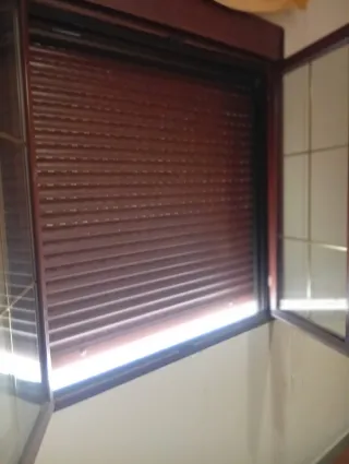 Ventanas aluminio efecto madera caoba