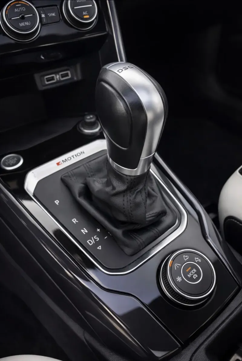 Volkswagen T-Roc 2018, foto 18