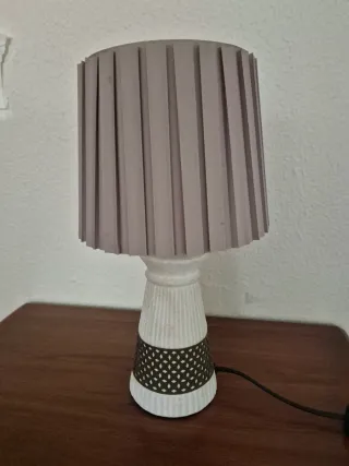 Lámpara de mesa cerámica y metal