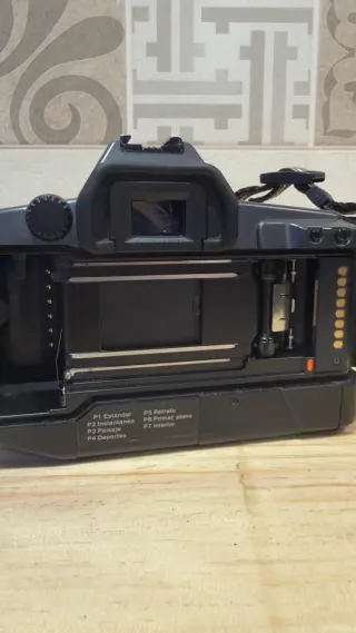 Canon EOS 600 + Objetivo 28-70mm + Flash