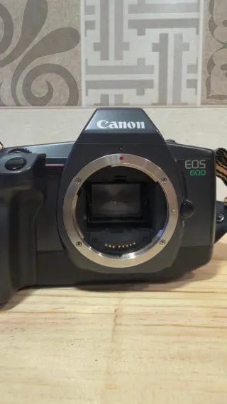 Canon EOS 600 + Objetivo 28-70mm + Flash