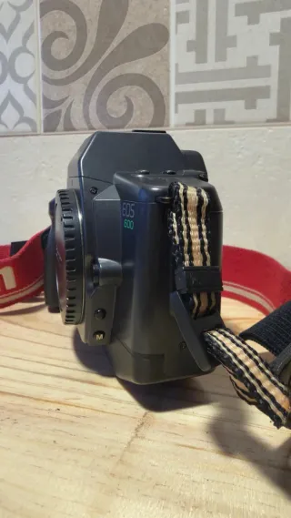 Canon EOS 600 + Objetivo 28-70mm + Flash