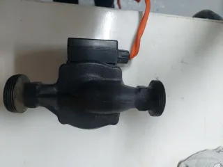 Bomba circulación Grundfos UPS 25-40 180