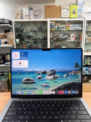 MacBook Pro M1 Pro 14 2021 16GB RAM 500GB SSD