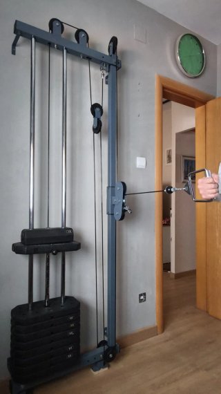 Máquina de musculación con poleas