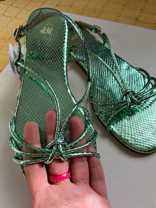 Sandalias Nuevas de H&M verdes brillantes talla 38