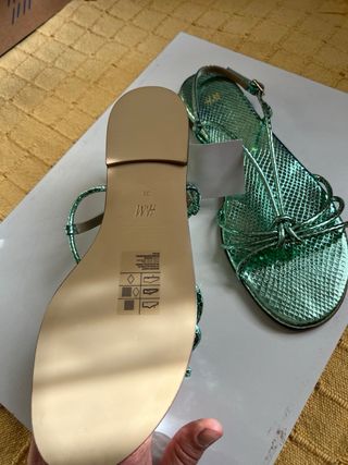 Sandalias Nuevas de H&M verdes brillantes talla 38