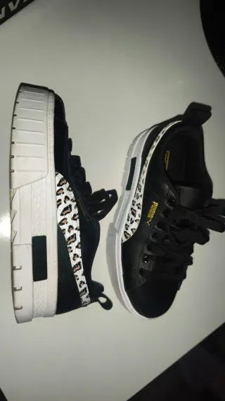 Zapatillas Puma Negras y Blancas