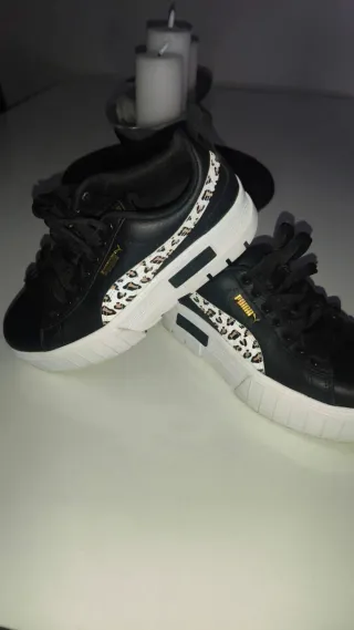 Zapatillas Puma Negras y Blancas