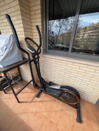 Bicicleta Elíptica BH Tecnovita EVO C1000