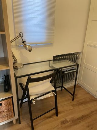 Escritorio IKEA Cristal y Metal Negro