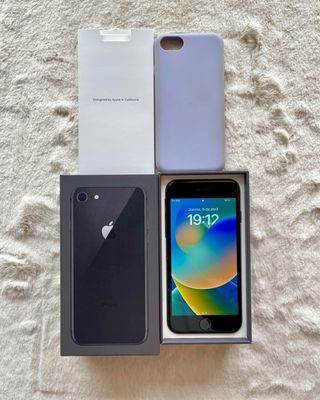 iPhone 8 64GB Space Gray Batería 68%