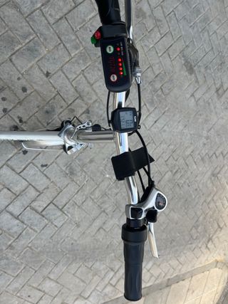 Bicicleta Eléctrica Plegable Blanca