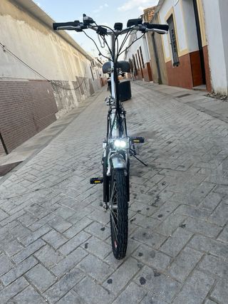 Bicicleta Eléctrica Plegable Blanca