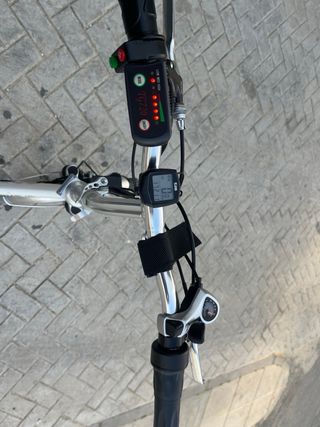 Bicicleta Eléctrica Plegable Blanca