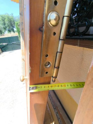 Puerta madera maciza 202cm x 81,5cm.