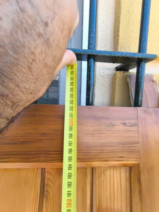 Puerta madera maciza 202cm x 81,5cm.