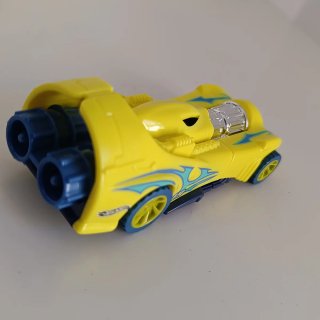 Hot Wheels Kinder Ferrero Macchina Gialla