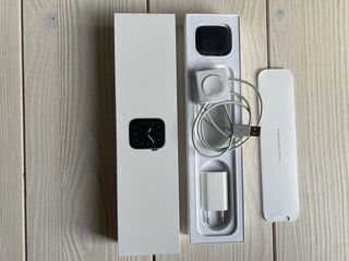 Apple Watch Series 5 40mm Space Gray