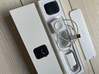 Apple Watch Series 5 40mm Space Gray