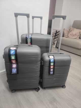 Maleta Roja Rígida 4 Ruedas