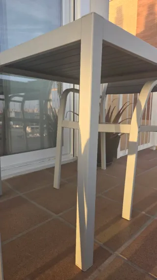 Mesa y 2 sillas de exterior