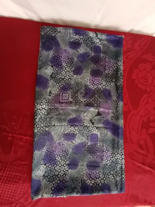Retalho de tecido Estampado roxo e outros