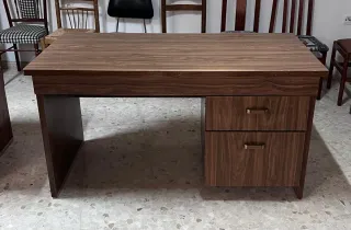 Mesa de oficina nogal con cajón y archivador