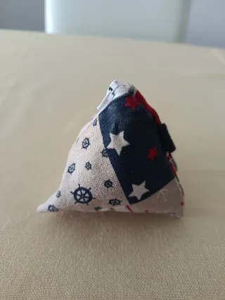 Monedero marinero triangular