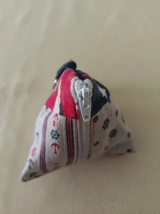 Monedero marinero triangular