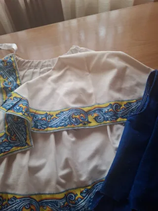 Traje típico Talaverana , regalo medias y camisa