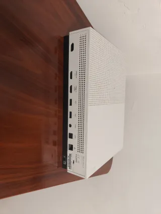 Xbox One S Blanca