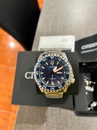 Reloj Citizen Automático Caja Azul y Plata