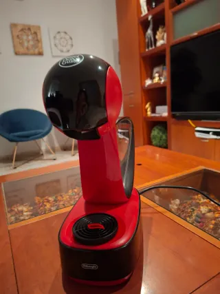 Cafetera Nescafé Dolce Gusto Roja