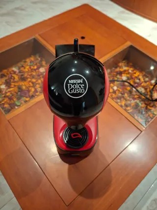 Cafetera Nescafé Dolce Gusto Roja