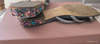 Sandalias pala Alma en Pena pedrería multicolor