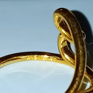 Anello Pandora linea sinuosa oro misura 56 s