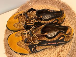 Zapatillas Outdoor Color Mostaza