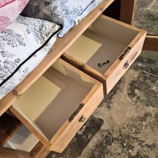 Alacena librería antigua restaurada