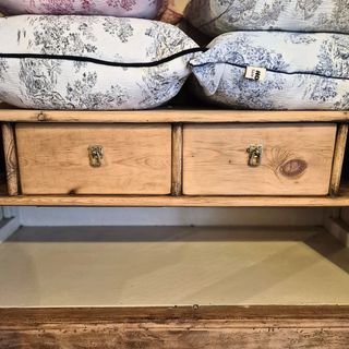 Alacena librería antigua restaurada