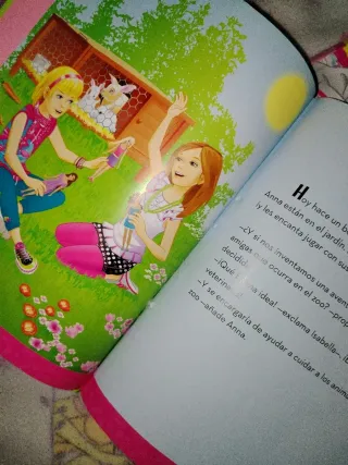 Libro de Barbie pastelera y Barbie veterinaria