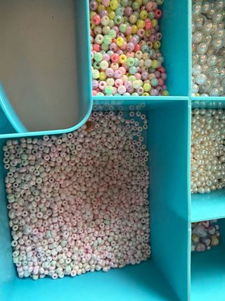 Caja de abalorios para pulseras