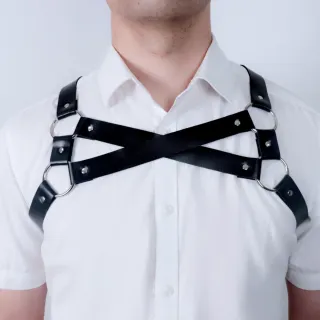 Harness uomo pelle nera lgbtq+ bretelle sexy tecno